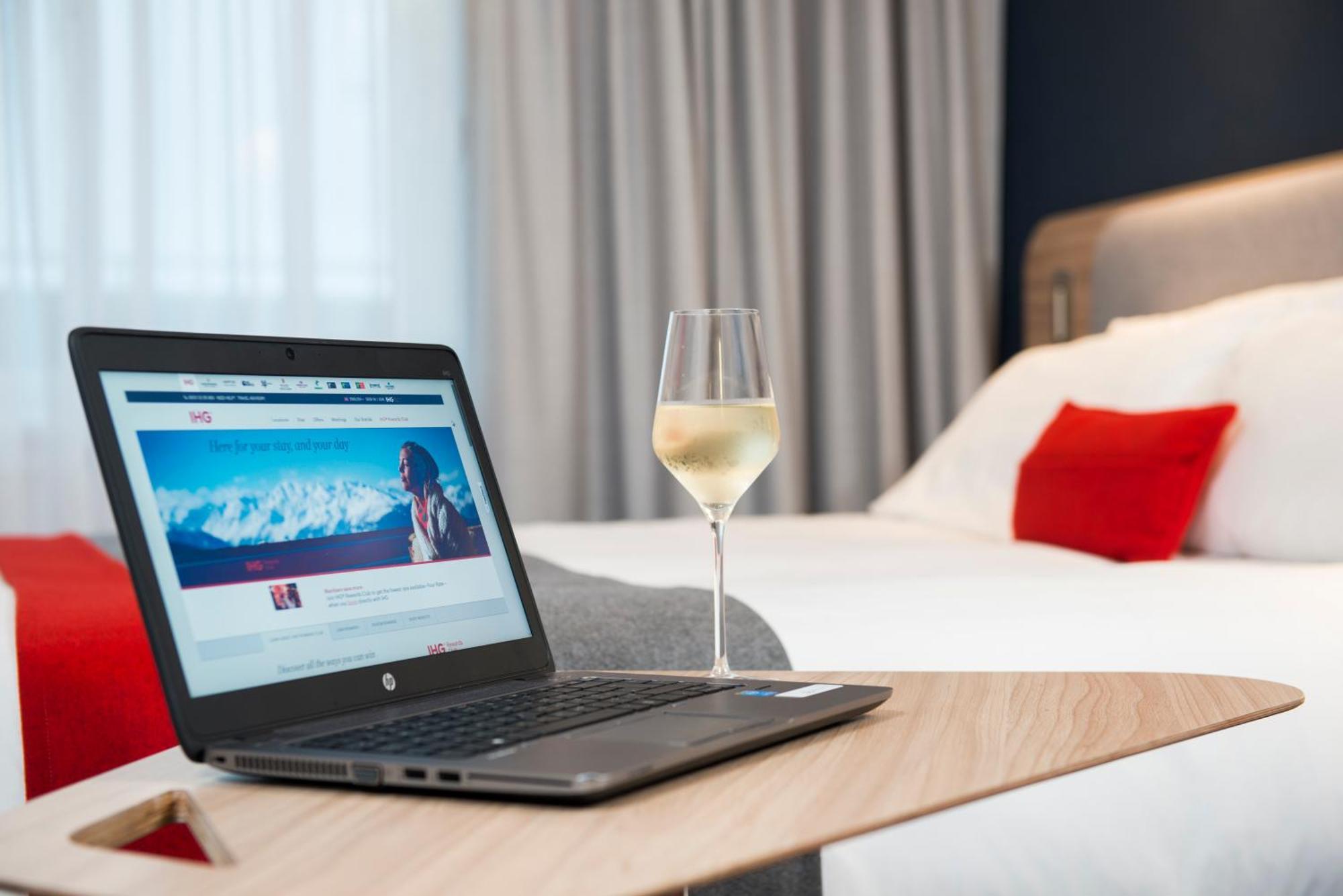 Holiday Inn Express Bath By Ihg Zimmer foto