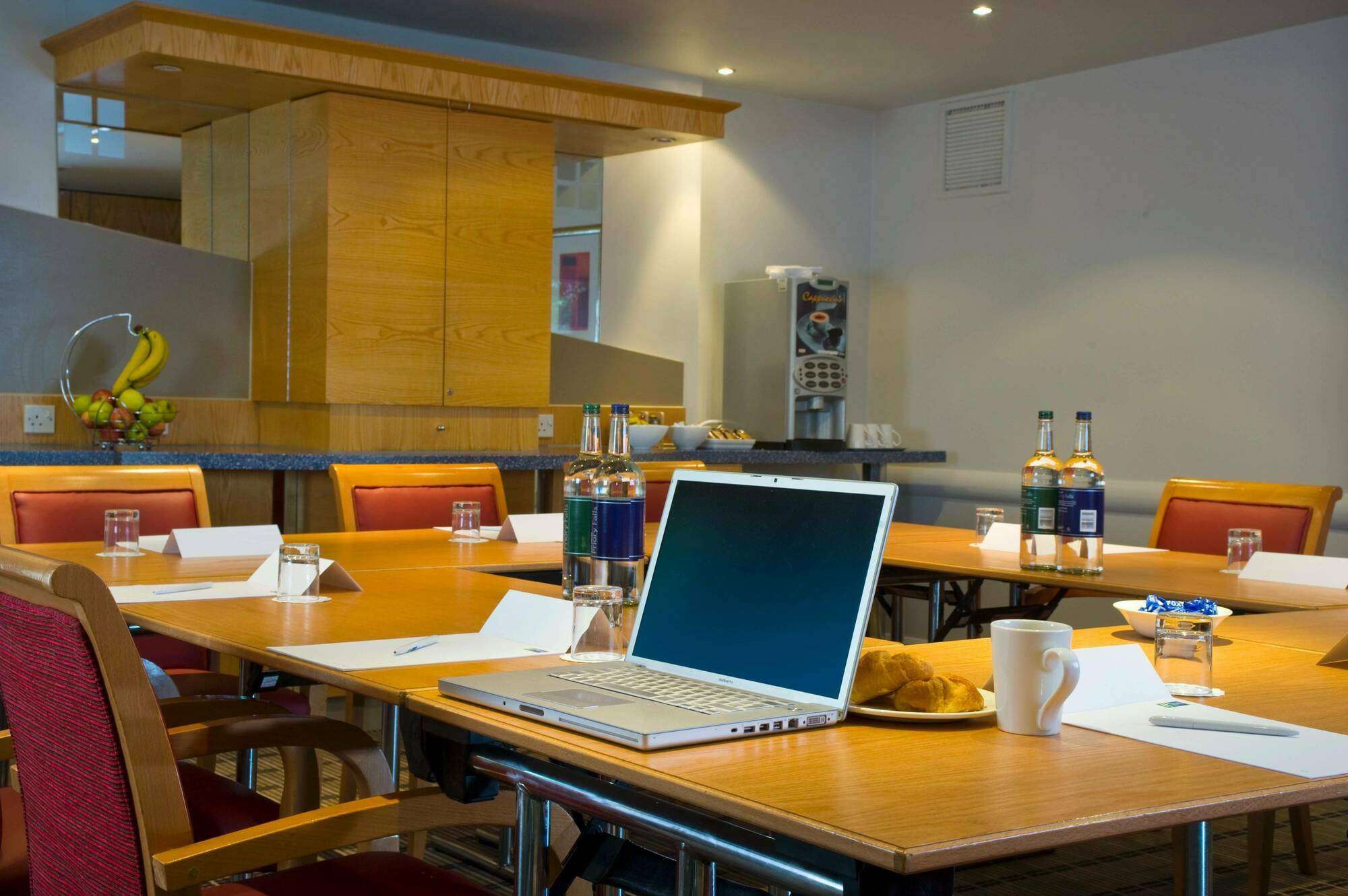 Holiday Inn Express Bath By Ihg Exterior foto